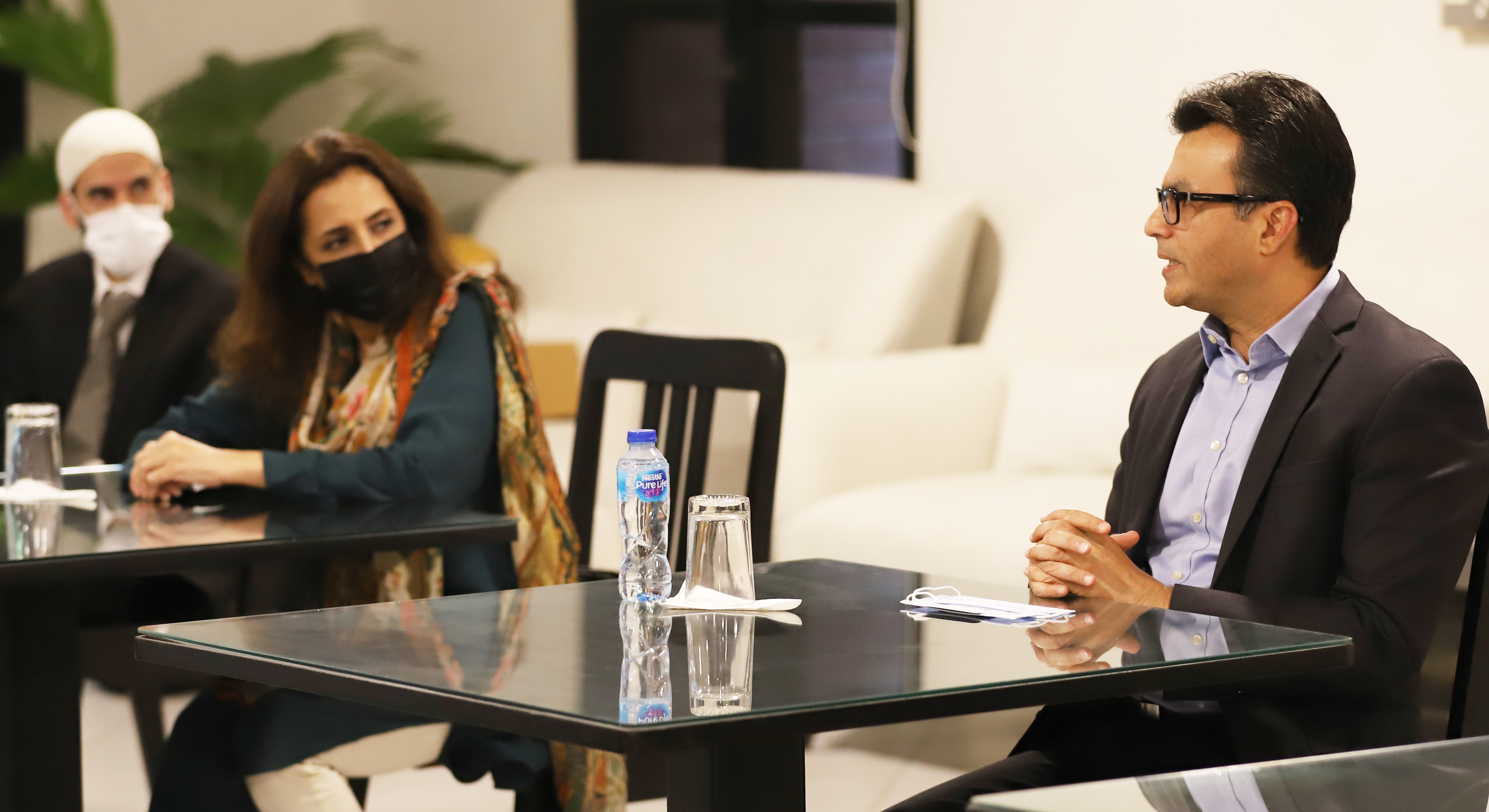 The senior management of the Bilquis and Abdul Razak Dawood (BARD) Foundation has pledged to establish two research chairs at LUMS.